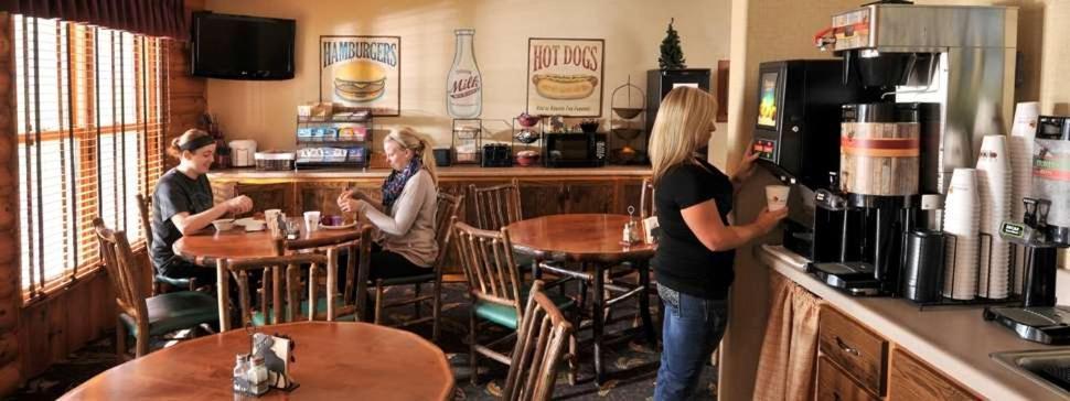 Boarders & By Cobblestone In Waukon